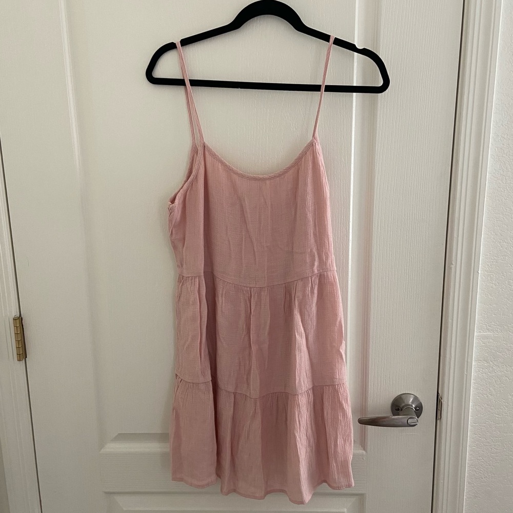 H&M size M tiered crepe dress